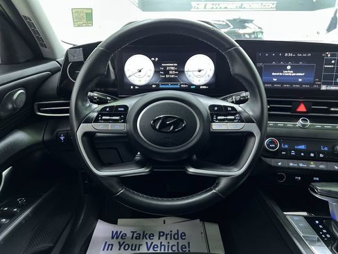 Used 2023 Hyundai Elantra SEL w/ Convenience Package FWD image 19