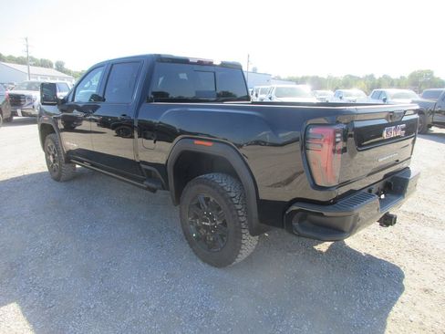 New 2026 GMC Sierra 2500 AT4 w/ AT4 Premium Plus Package AWD/4WD image 9