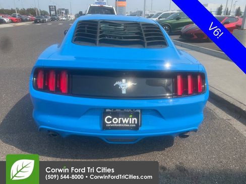 Used 2017 Ford Mustang Coupe RWD image 7