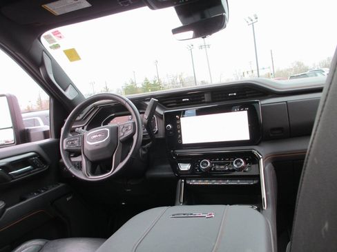 Used 2024 GMC Sierra 2500 AT4 w/ AT4 Premium Plus Package image 28