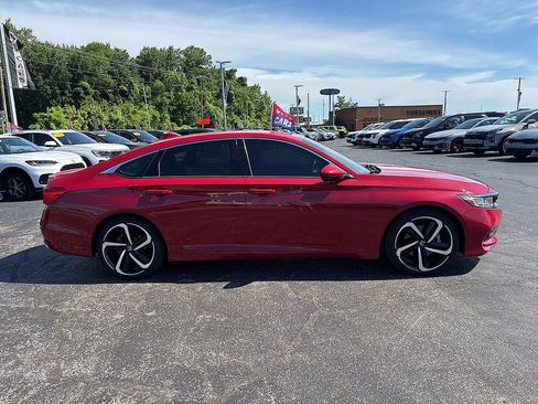 Used 2020 Honda Accord Sport image 2