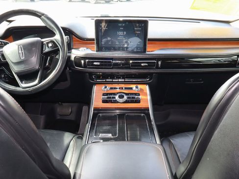 Used 2020 Lincoln Aviator Reserve w/ Equipment Group 201A image 11