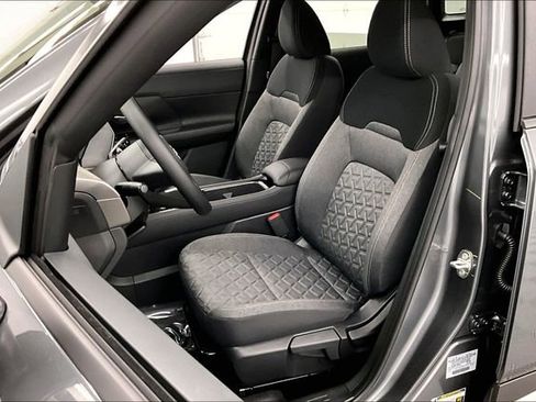 New 2026 Nissan Kicks SV image 10