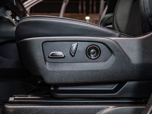 Used 2024 GMC Yukon XL Denali w/ Denali Reserve Package image 21