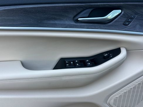 New 2025 Jeep Grand Cherokee L Limited w/ Luxury Tech Group II image 11