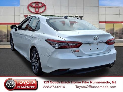 Certified 2022 Toyota Camry XLE AWD/4WD image 4