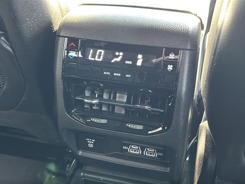 Certified 2025 Jeep Grand Cherokee L Altitude AWD/4WD image 42