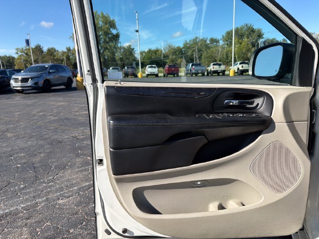 Used 2012 Dodge Grand Caravan Crew w/ Crew Value Pkg FWD image 14