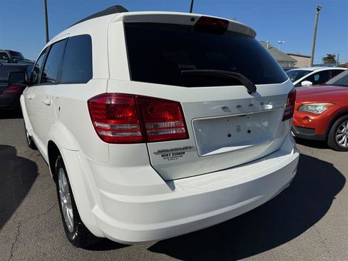 Used 2019 Dodge Journey SE image 4