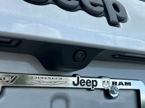 New 2025 Jeep Compass Latitude w/ Sun & Sound Group AWD/4WD image 29