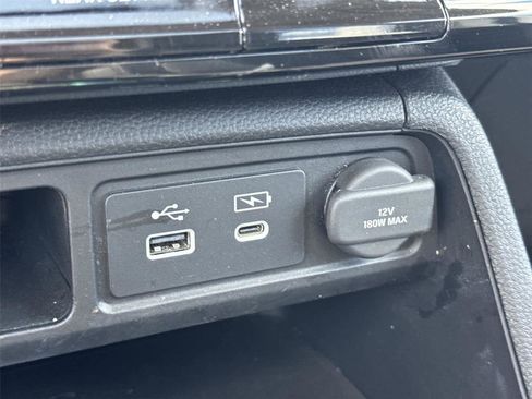 Used 2025 Honda Pilot Touring image 25