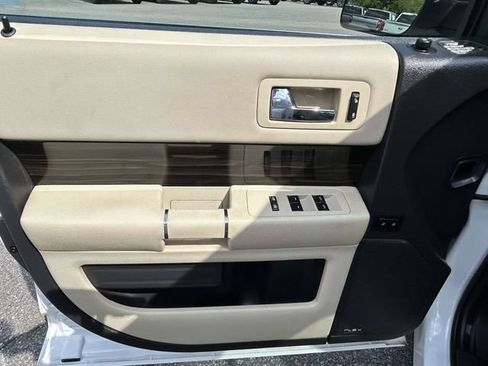 Used 2016 Ford Flex SEL w/ Equipment Group 202A FWD image 18