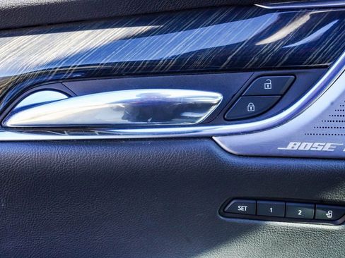 Used 2020 Cadillac XT6 Premium Luxury image 12