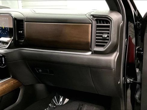 Used 2026 Chevrolet Silverado 1500 High Country w/ Midnight Edition AWD/4WD image 19
