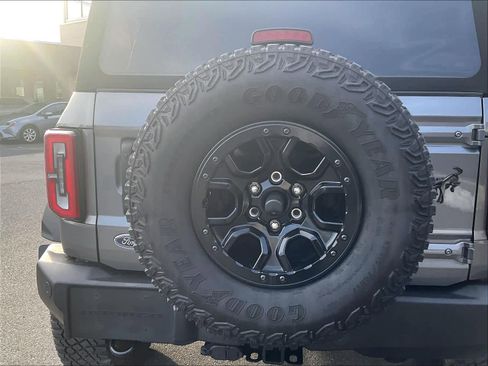 Used 2023 Ford Bronco Wildtrak image 28