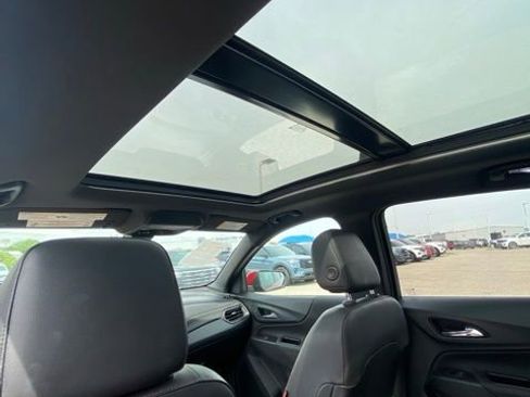 Used 2022 Chevrolet Equinox RS w/ LPO, Floor Liner Package FWD image 7