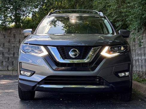 Used 2018 Nissan Rogue SL w/ Premium Package AWD/4WD image 10