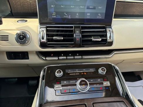 Used 2019 Lincoln Navigator L Reserve image 20