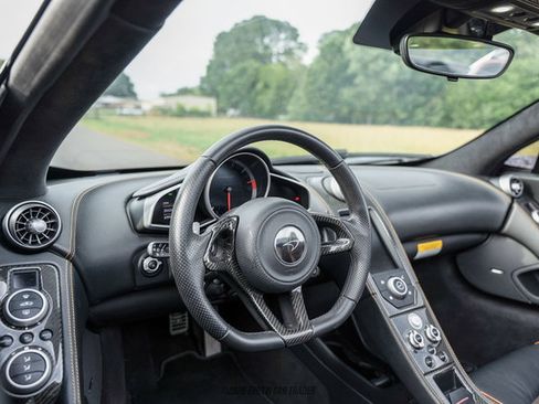 Used 2013 McLaren MP4-12C Spider RWD image 51