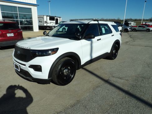 Used 2025 Ford Explorer 4WD Police Interceptor w/ Ultimate Wiring Package image 2