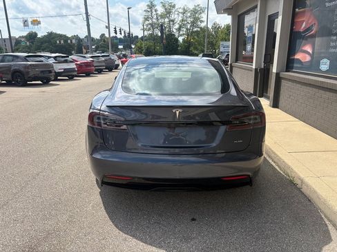 Used 2022 Tesla Model S Plaid AWD/4WD image 4