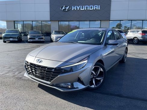 Used 2022 Hyundai Elantra Limited image 1