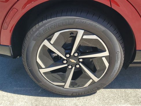 New 2025 Chevrolet Equinox EV LT image 5