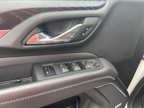 Used 2023 GMC Yukon Denali w/ LPO, Floor Liner Package AWD/4WD image 8