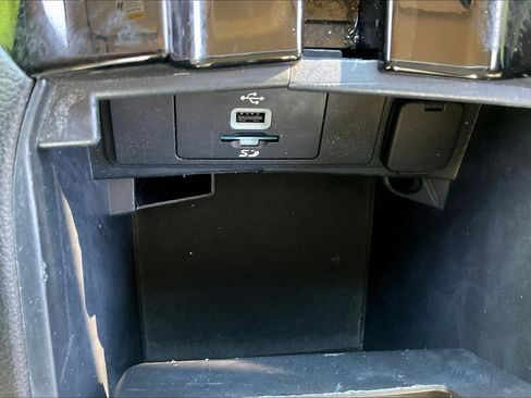 Used 2016 Ford Fusion SE w/ Equipment Group 202A FWD image 15