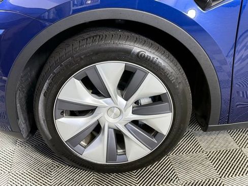 Used 2024 Tesla Model Y Long Range image 12