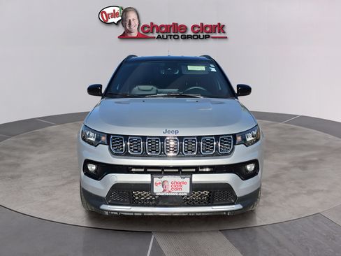 Used 2024 Jeep Compass Limited AWD/4WD image 9