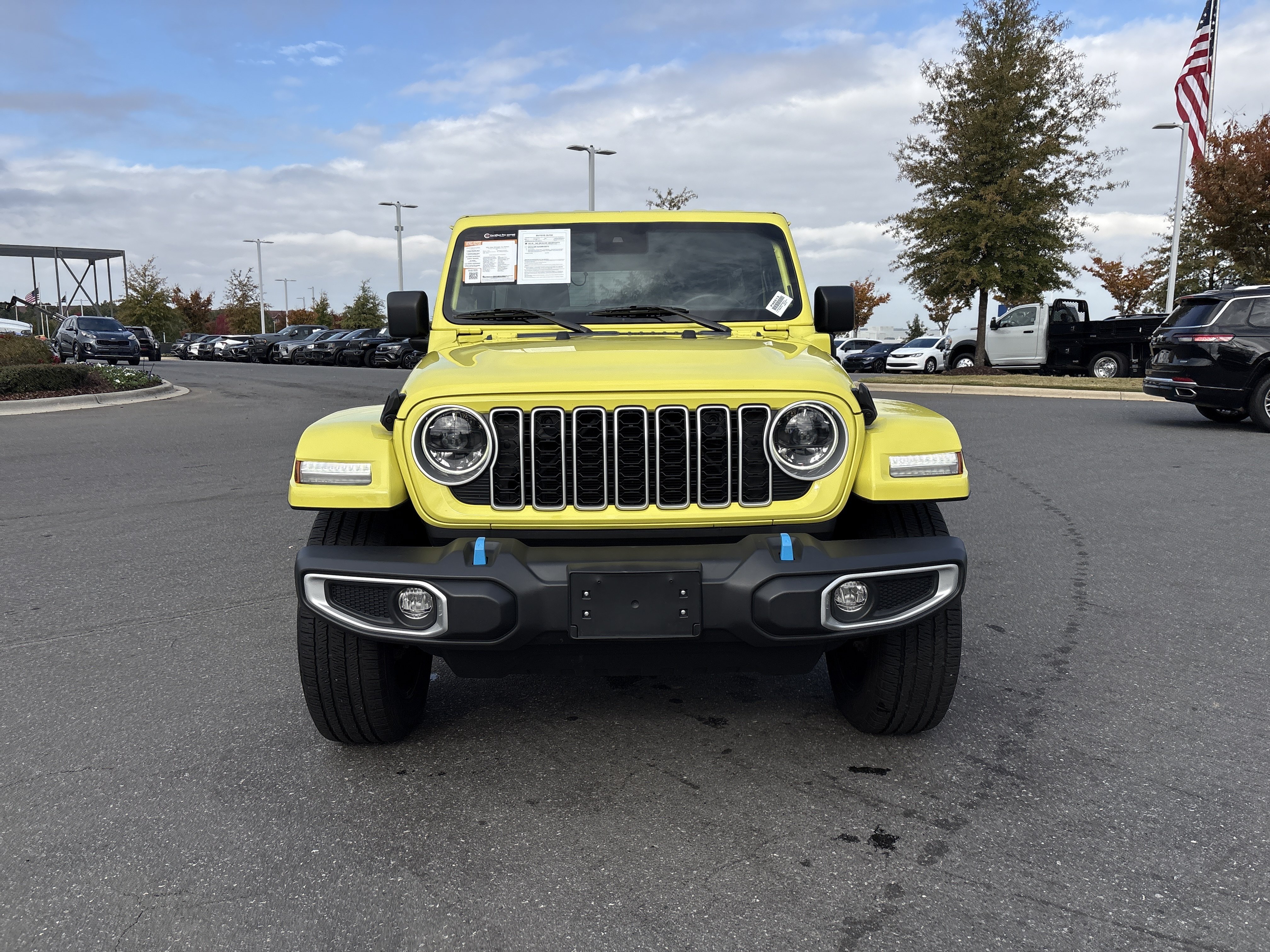 Used 2024 Jeep Wrangler Unlimited Sahara AWD/4WD image 3