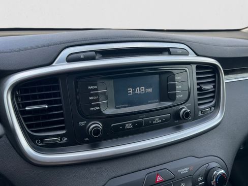 Used 2017 Kia Sorento FWD image 20