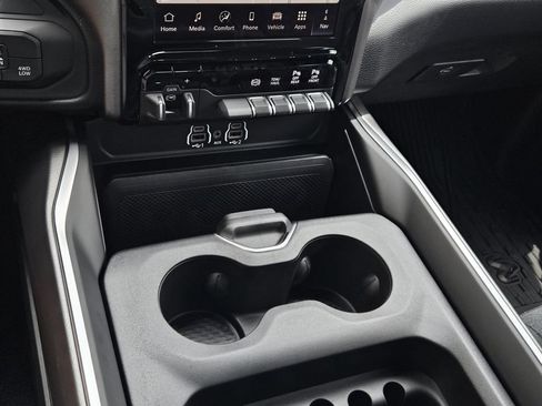 New 2026 RAM 3500 Big Horn AWD/4WD image 19