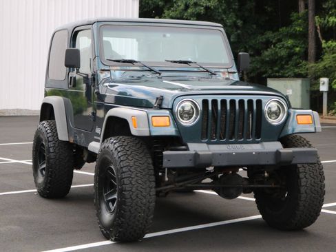 Used 2006 Jeep Wrangler X w/ Tire & Wheel Group (Ecco) AWD/4WD image 12