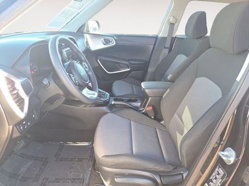 Used 2022 Kia Soul LX w/ Technology Package FWD image 9