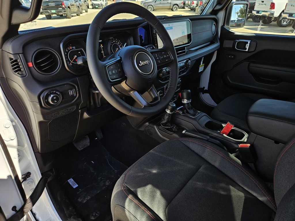 New 2025 Jeep Gladiator Rubicon w/ Convenience Group AWD/4WD image 18