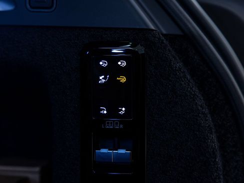 Used 2025 Land Rover Range Rover Autobiography AWD/4WD image 30