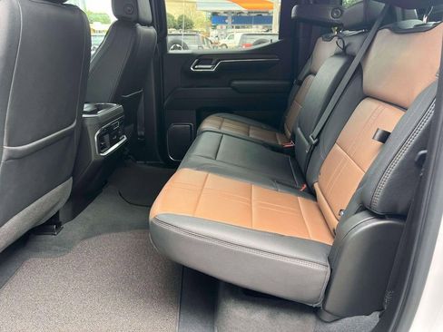 Certified 2023 Chevrolet Silverado 1500 High Country w/ Technology Package AWD/4WD image 16