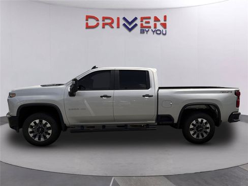 Used 2021 Chevrolet Silverado 2500 Custom w/ Custom Value Package AWD/4WD image 7