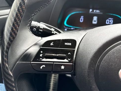 Used 2025 Hyundai Elantra Sport image 23