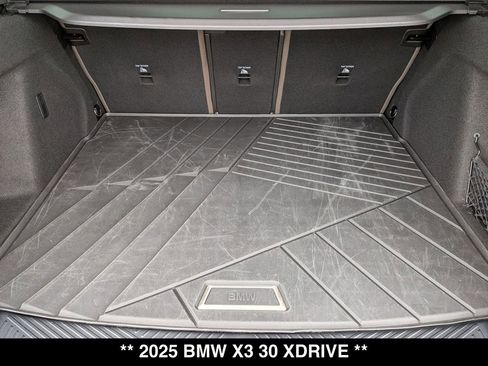 Used 2025 BMW X3 xDrive30i w/ Premium Package image 27