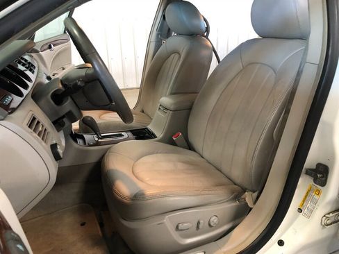 Used 2011 Buick Lucerne CXL image 16