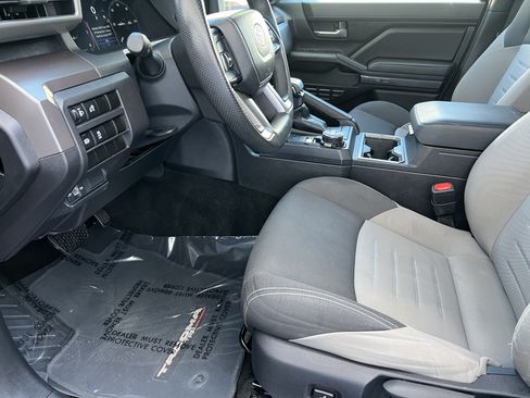 Used 2024 Toyota Tacoma TRD Off-Road AWD/4WD image 13