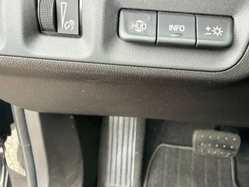 Used 2020 GMC Acadia SLT w/ Driver Alert Package II AWD/4WD image 24