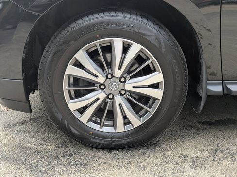 Used 2019 Nissan Pathfinder SV AWD/4WD image 13