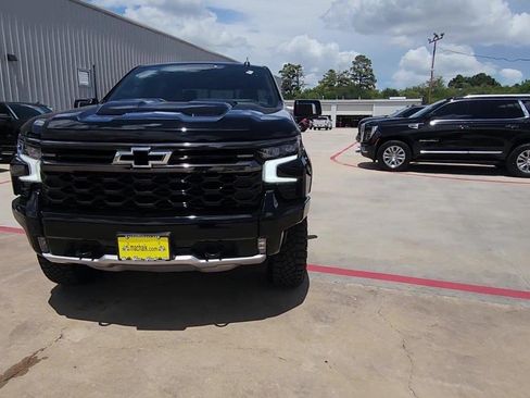 Certified 2025 Chevrolet Silverado 1500 ZR2 w/ Technology Package AWD/4WD image 30