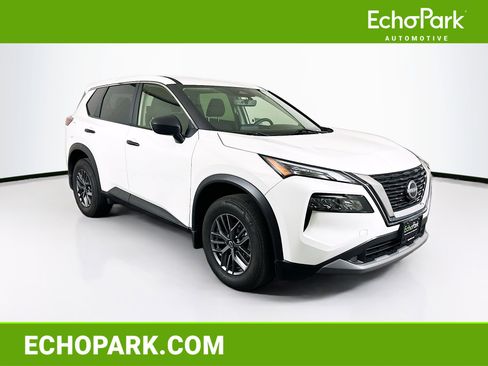 Used 2023 Nissan Rogue S image 1