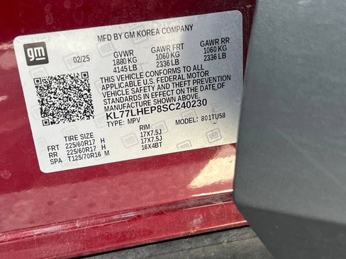Used 2025 Chevrolet Trax LT w/ LT Convenience Package FWD image 4