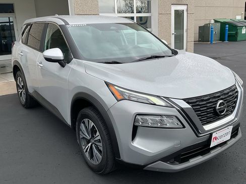 Used 2023 Nissan Rogue SV AWD/4WD image 3